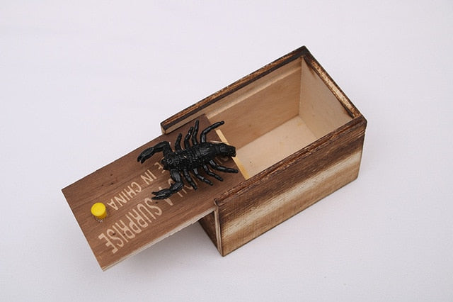 NEW Funny Scare Box Wooden Prank Spider Hidden in Case Great Quality Prank-Wooden Scarebox Interesting Play Trick Joke Toys Gift